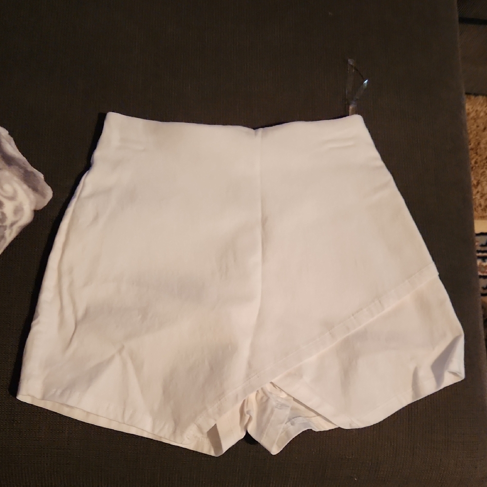 Blue Blush White Women's Skorts